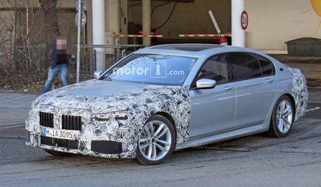 动力升级/外观进化 曝新款宝马7系谍照