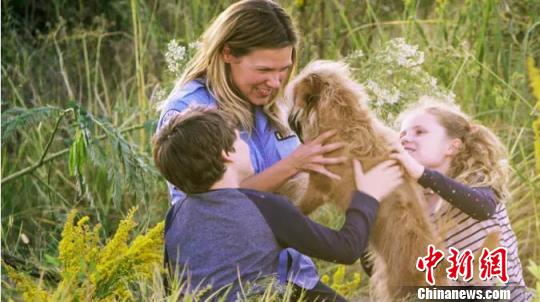 电影《神探狗笨吉》剧照。 片方提供 摄