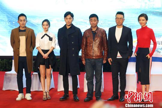 主创团队集体亮相。 泱波 摄