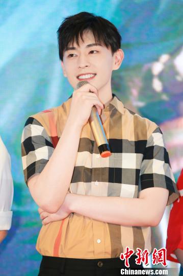 邓伦在剧中饰演郝泽宇。 供图 摄