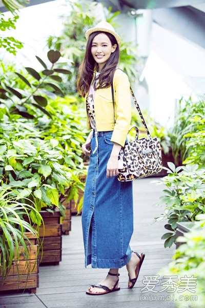 唐嫣春季街拍 长腿美妞衣品进步了