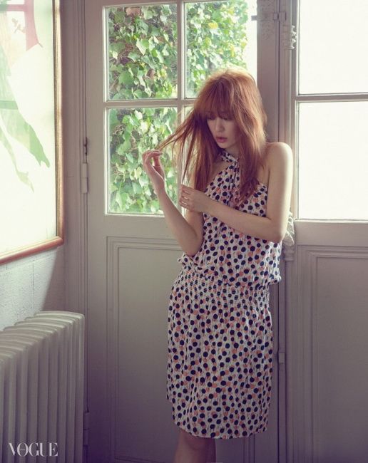 尹恩惠时尚写真公开 颠覆形象展梦幻美(组图)