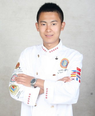 柳九龙-国家高级烹调师