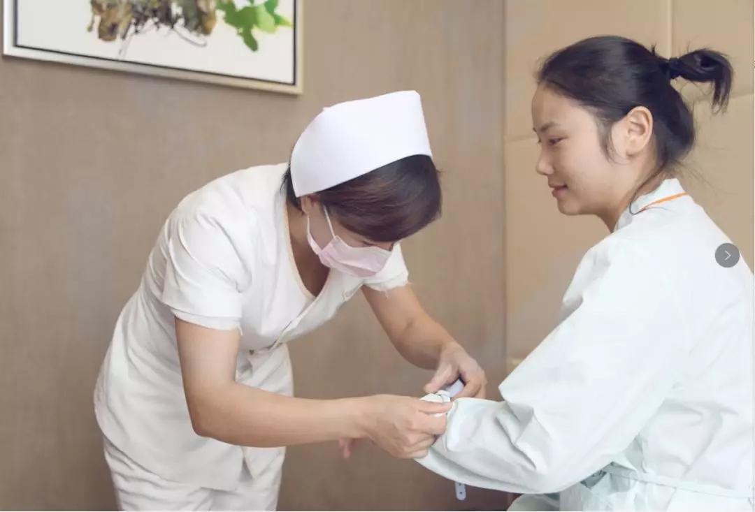 高清揭秘滑板女神北京艺星蜕变之旅!