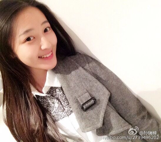 17���տ���Ů���ߺ� ����̫������������ͬ��