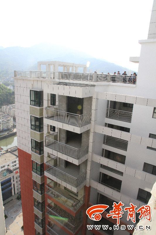 Ů������32¥����ǰһĻ