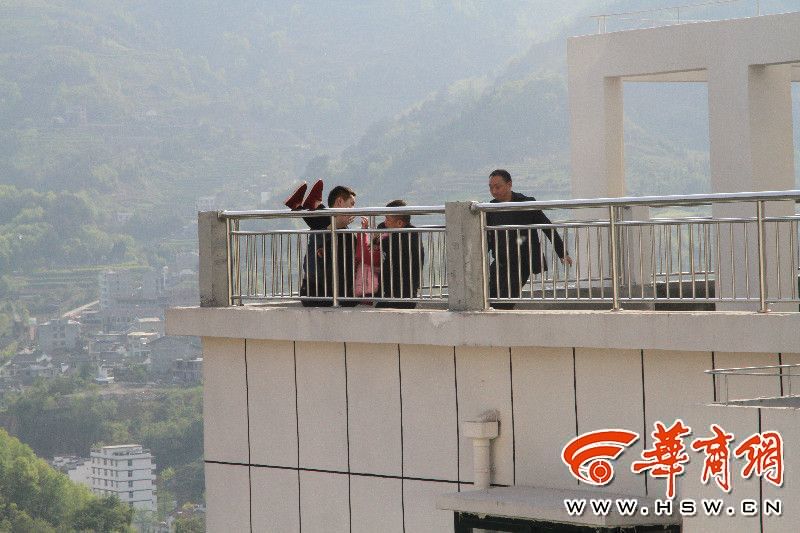 Ů������32¥����ǰһĻ