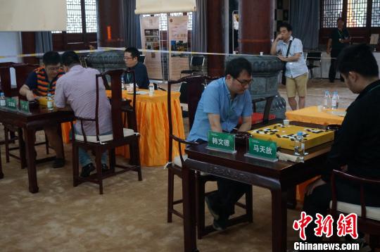 �����ֺڰ׾��������Χ����־����ھ�����ս�����Ŷ�