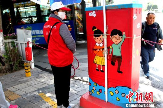 ͼΪ�����гǶ���һʮ��·�ڵĲʻ�����䡣�������� ��