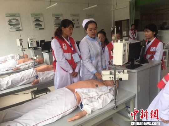 ͼΪ���Թ���ʡ14�����ƶ���ص����ϻ����Ļ�����Ա������ѵ�������ֳ� ��