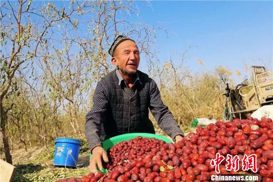 �½���ĩ���л�������롰���Ϲ㡱Զ����ۣ�ͼ��