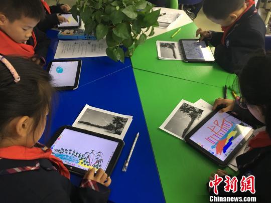 ѧ�����ڡ��ǻ�У԰����ƽ������ϿΡ������� ��