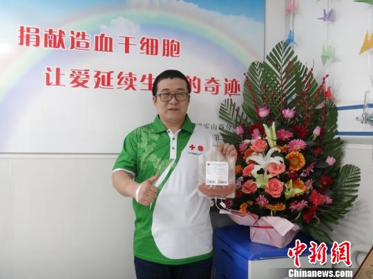 1��18�գ�����ɽ�����н��ݵ�����С�������̫ԭһ��ҽԺ��������Ѫ��ϸ���ɼ����ס������ ��