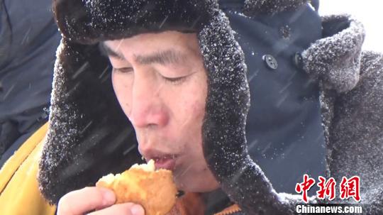 ͼΪ�������˳��緹���������� ��