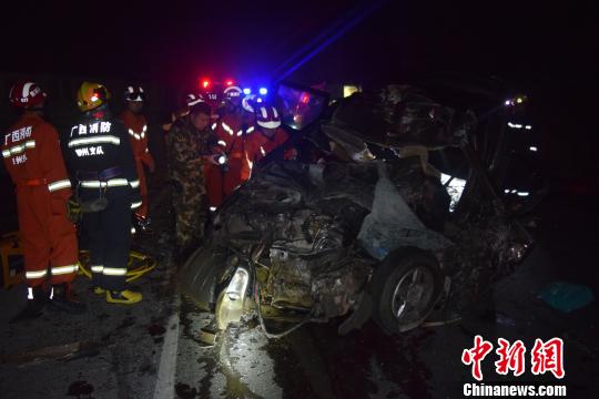 ��������һ�������������ײ��5��5�ˣ�ͼ��