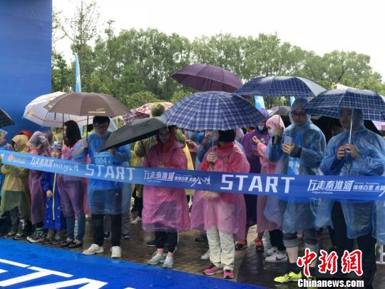 ��װ�����������ǡ�����ɺɺ ��