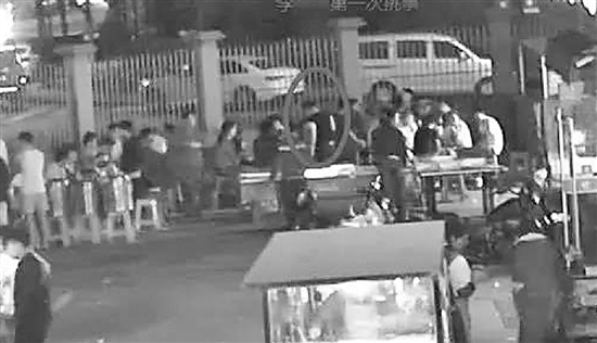 ��ĳ��С���ɷ�����ͻ�� �ݼ�ؽ���