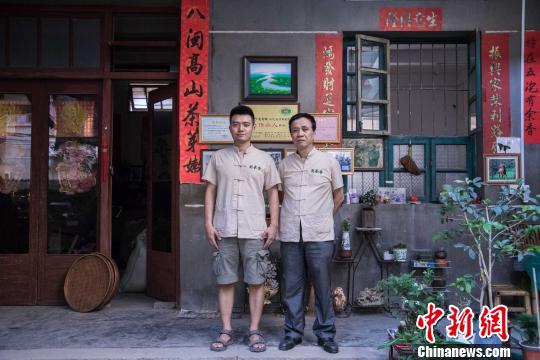 ���ϵ����򻨲��𽥱������ɶ��������򻨲������ȴ���ò�ɢ��һ��߼������˶����򻨲������㣬�������¡��������� ��