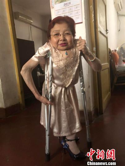 �����䰢�̡��չ�˫�ײ��Կ��ڷ���ѧ�����ѡ�֪���ˡ�