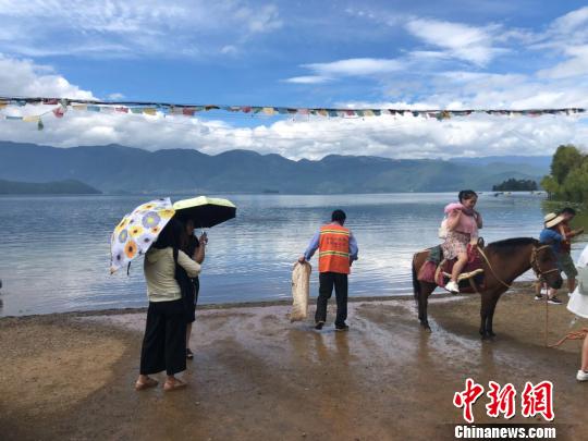 ������ϵġ�����ʦ�����ú�ˮ�ػ���ɽ��ˮ