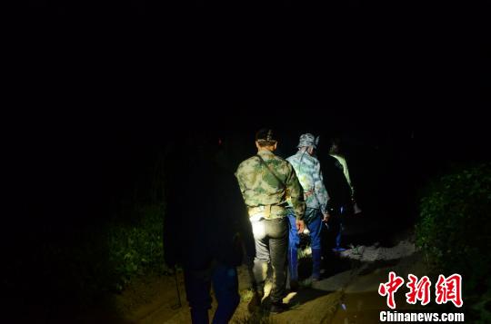 �������ˡ��賿����ͷ�Խ𡰳���������ʮ��