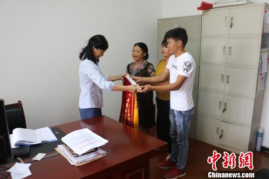 被拐妇女寻亲20年终获团聚:就想在死前见一见家人