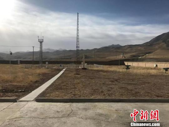 ����ɽ�ں�Դͷ���������