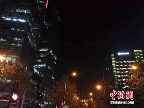 11��22�գ�22ʱ���ң��йش嵤��ָ�����д��¥�������ŵơ� <a target='_blank' href='http://www.chinanews.com/' >������</a>���� ���� ��