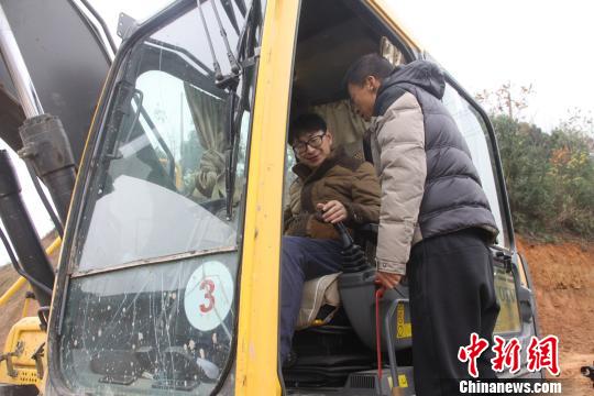 �ھ��������������С��ȱ�ɾ���һ�֣���ͼ��