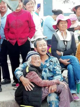 ��һ���������˺ܶ��ˡ���