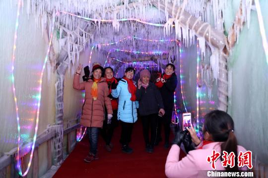 ͼΪ�ο���ӵ�б��Ҿ��۵ı����к�Ӱ���� ������ ��