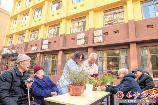 ���������������컨�����������ӽ��ƽ�������ʩ���ƣ����ڼ��ſڽ�����������Ժ�����������ѧ���������㲻���������ܰ������ꡣ������Ϊ���·� ��