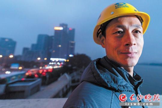 �������ڹ�����Ŀ���Թ��򵥵���������ϼ���ڻ�С�ùݵ�;��·�������޴��š�