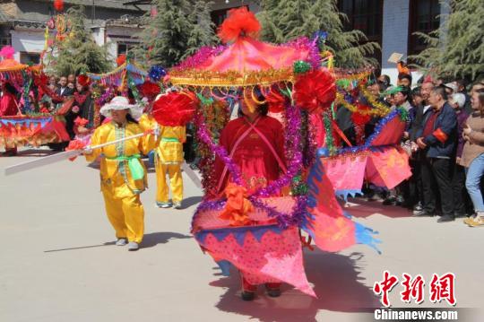 �����ϴ�Ĺ����������������ڽ�����������������Ļ�����Ϊһ��ĺ��崫ͳ�����Ļ�ʢ�ᡣ�������� ��