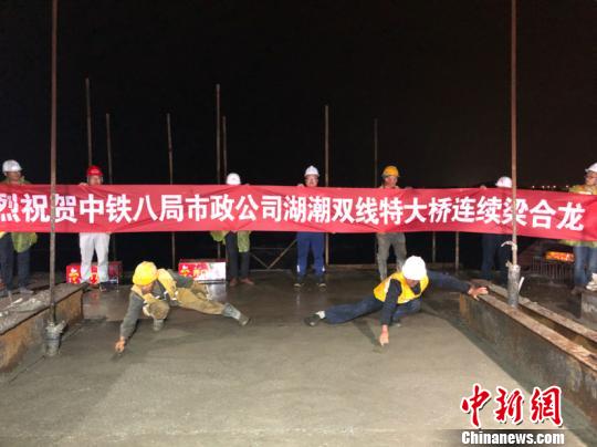 ͼΪ�����ֳ��� ��ΰ ��