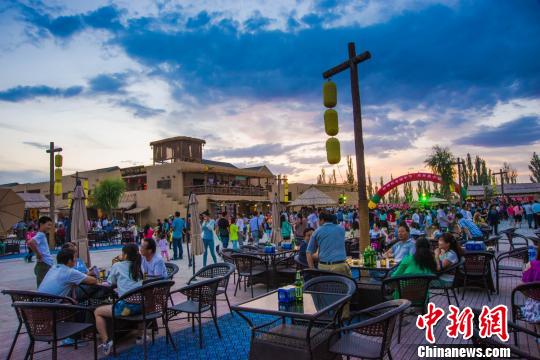 �ػ�ӡ������ȪС����¶�һ���֡������Ρ�