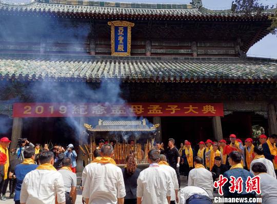 ͼΪ���Ϻ������ֳ��μӼҼ���ʽ�������� ��