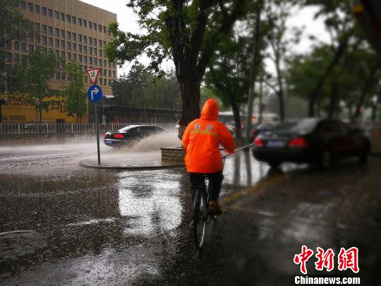 ����÷�������г����������С������Ӣ ��