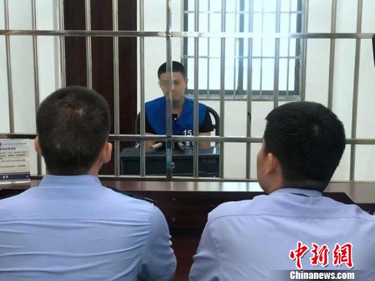 95����С������Ե�͵��20�������ӵ�ֻΪй��