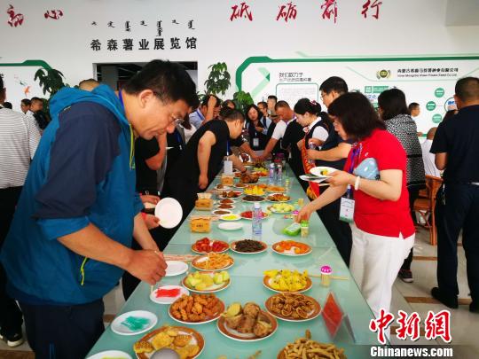 ͨѶ���й�����С���̶���⡰����������չ����Ȧ