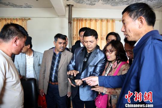 �ԡ�����Ϊý�Ჴ���������ؽ��˻�ѧ����