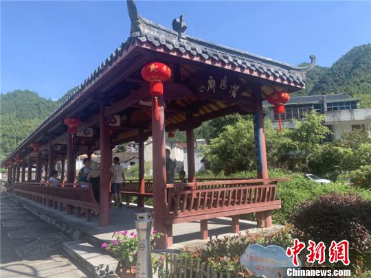 �����������Ӵ� �ɽ��� ��