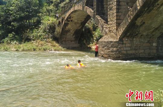 �����α����������ս����ƴ�ү����ϰ�