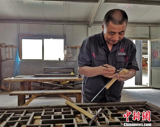 ͼΪ�Ž�������ʦ���ڶ�����������ɺͱ����������� ��