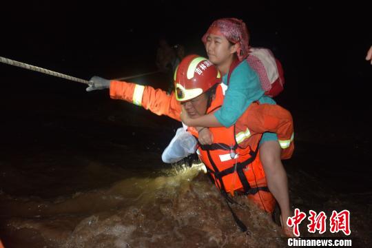 ����������Ϯ����ǿ��֮ĩ������