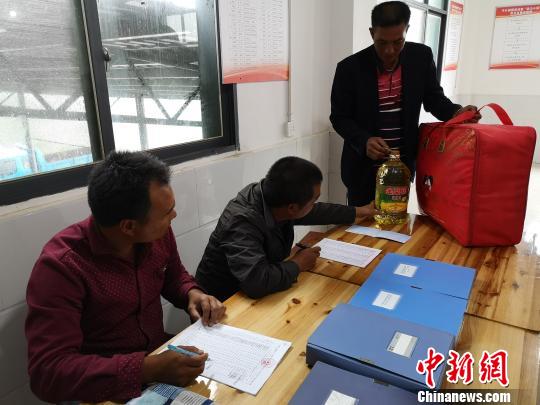 �����̴���������Сվ��Ϊ��ƶ������