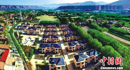 甘肃临夏田园间“诗情画意”:村民“足不出户”富口袋