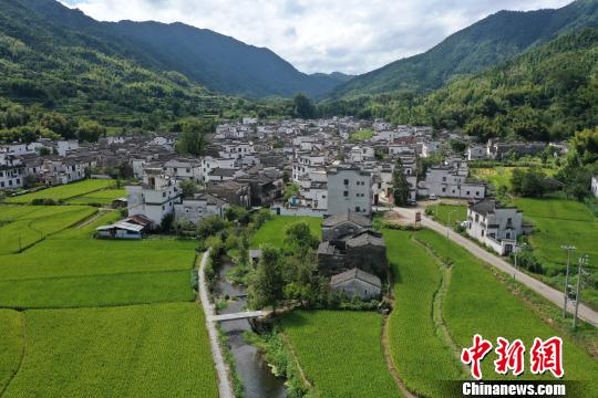 江西擦亮绿色生态名片变绿水青山为金山银山(图)