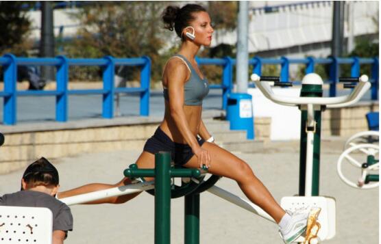 侨外西班牙购房拿永居:100万人民币买别墅还拿