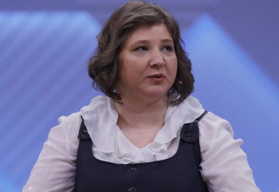 ǰ��Ӣ˫�ؼ��л���ǡ�˹����������ֶŮ